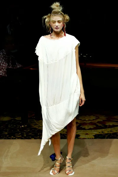 Look 29